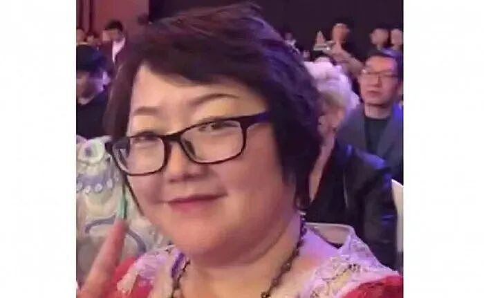 华人女子卷走400亿，年龄改小12岁，持假护照逃往国外，刚刚认罪（组图） - 5