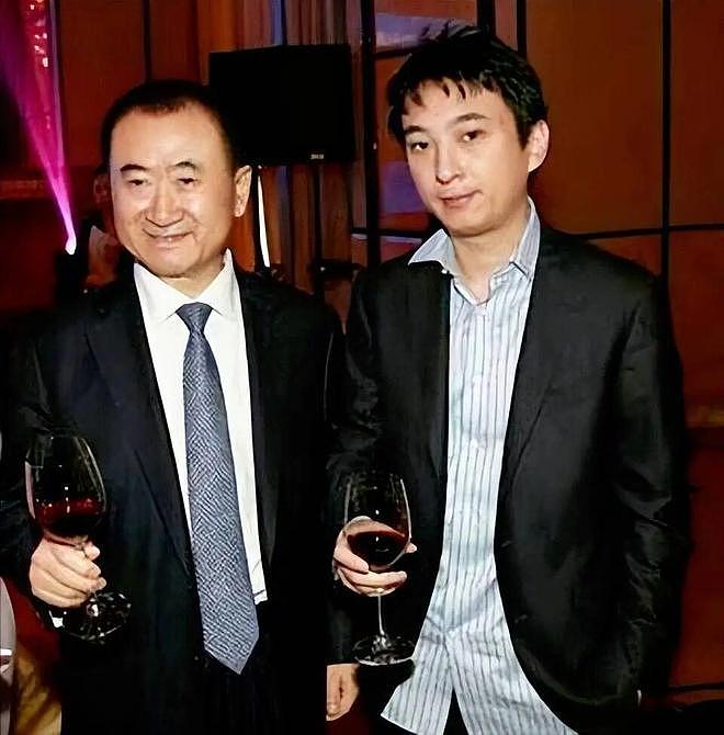 王健林被限制高消费，王思聪在新加坡当背包客，一个时代的远去！（组图） - 8