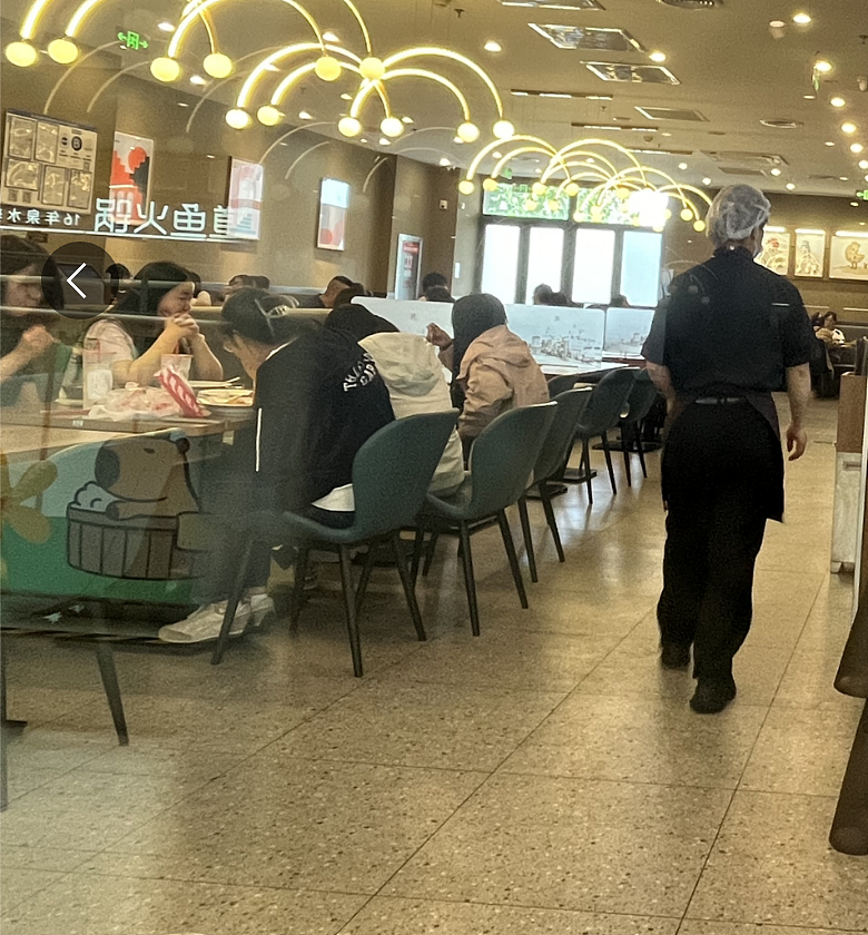 直击西贝“失血”调改：厨师长频频开会，后厨更忙了，餐厅更空了（组图） - 4
