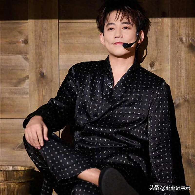 吃饭砸碗！ 网友： 别急封杀他，让全世界看看他多蠢（组图） - 1