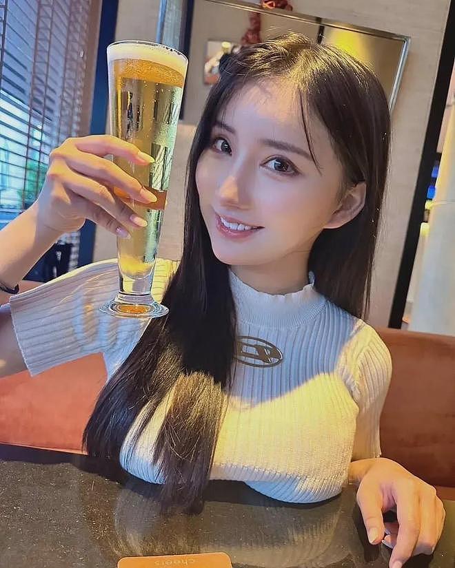 【美女】00后H杯高颜值女神,娇小体型,丰满上围,“反差萌”确实吸引人(组图) - 8