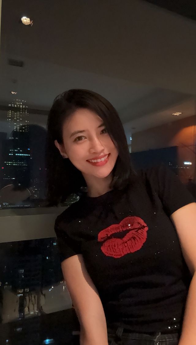 马景涛搂小26岁女友甜蜜合照，被指有老人味，女友在线回怼超霸气（组图） - 2