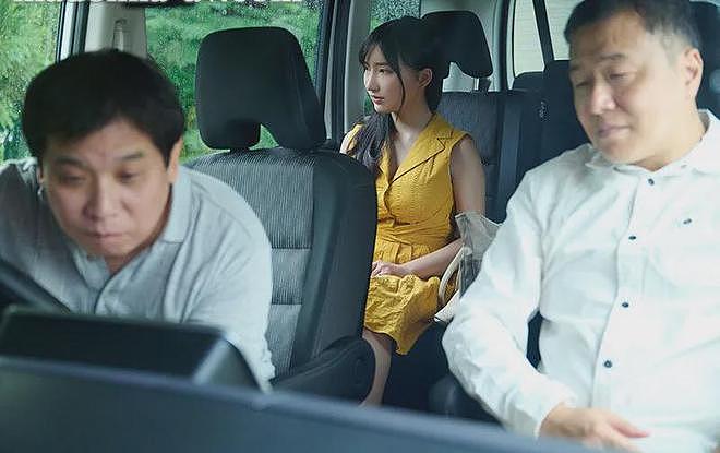 【美女】00后H杯高颜值女神,娇小体型,丰满上围,“反差萌”确实吸引人(组图) - 19