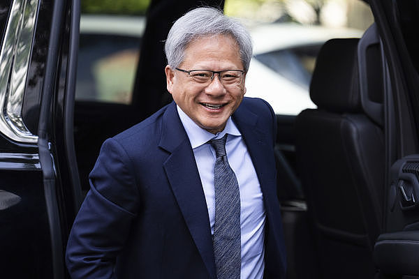 黄仁勋点名AI时代，“这工作”最火，需求翻倍再翻倍（图） - 1