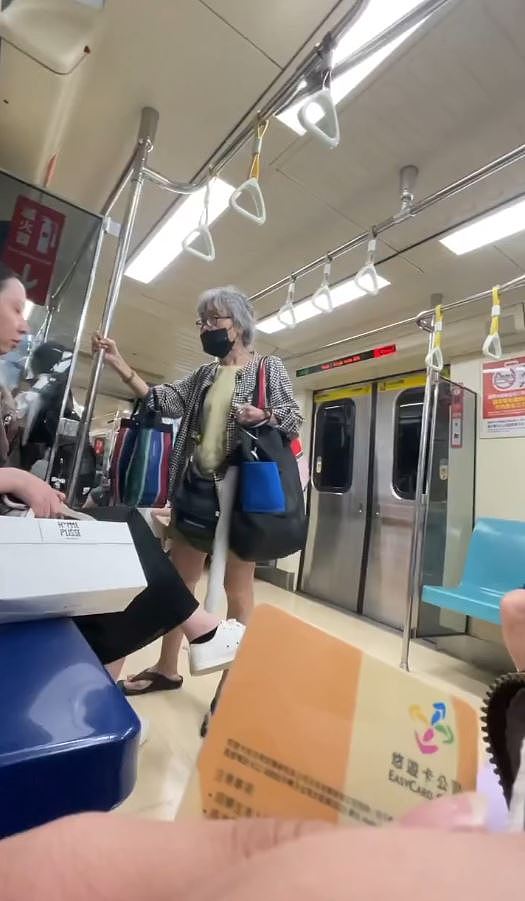 台湾地铁穿裙男踹野蛮阿婆被叫好！阿婆竟是通缉犯（视频/组图） - 3