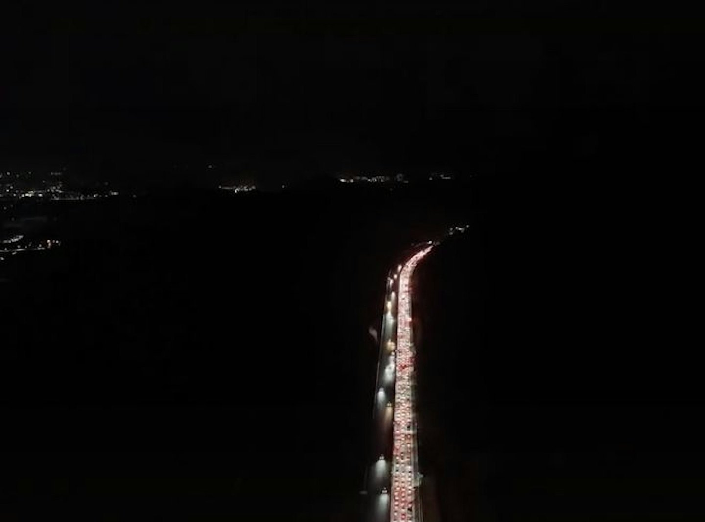 深圳车主15小时没开出广东，高速路塞车画面极震撼（组图） - 1