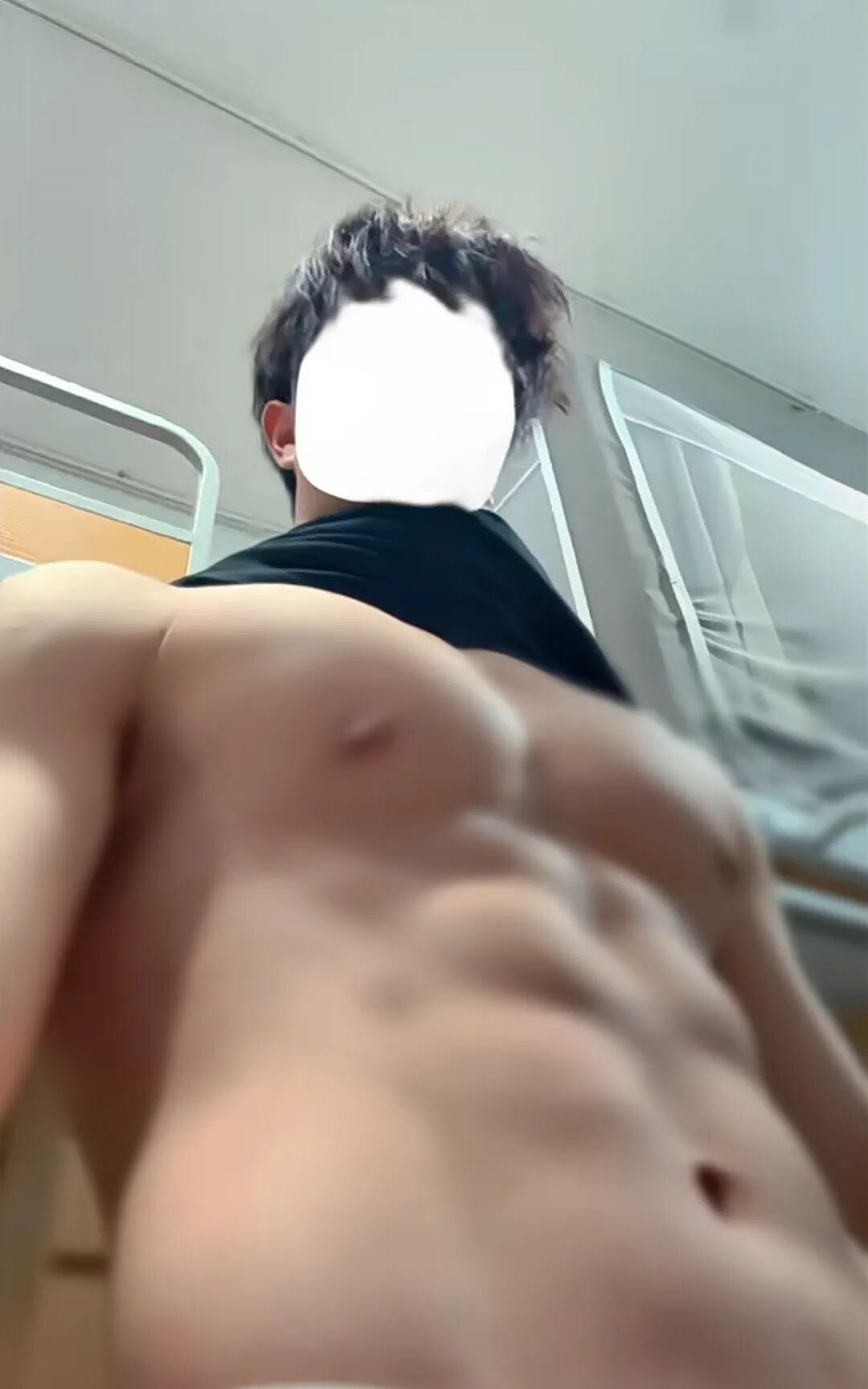 【帅哥】195山东肌肉猛男，eating视角超给力，网友：整个吃掉....（组图） - 5