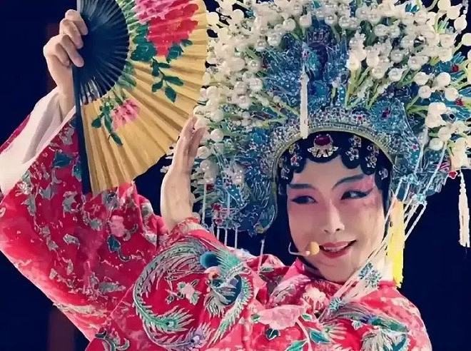 “跳梁小丑”李玉刚跌下神坛，不再被大家宽容（组图） - 3