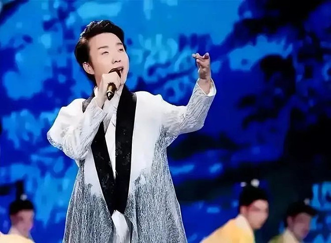 “跳梁小丑”李玉刚跌下神坛，不再被大家宽容（组图） - 1