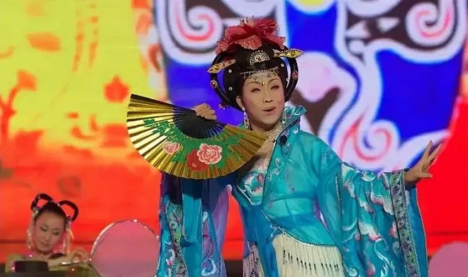 “跳梁小丑”李玉刚跌下神坛，不再被大家宽容（组图） - 6