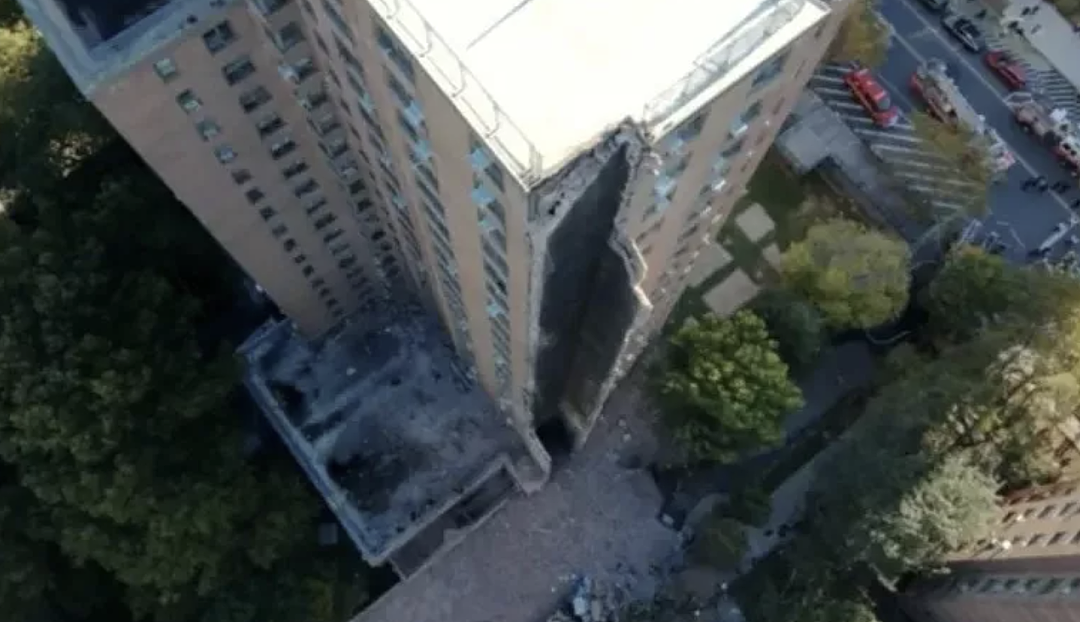 公寓爆炸，被劈开一道巨口！整栋楼摇晃如地震、砖块砸落、居民尖叫逃命（视频/组图） - 4
