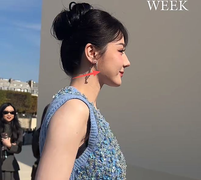 热巴时装周用力过猛，生图妆容显脏还卡粉，真实皮肤状态不佳（组图） - 5