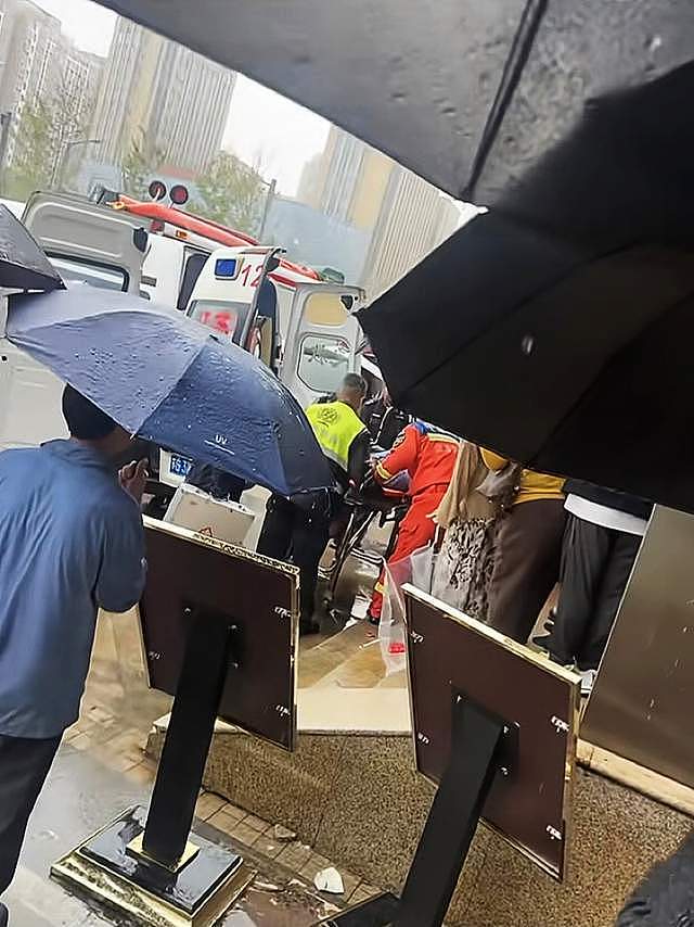 江苏一酒店坍塌！4家正举行婚宴，新娘宾客浴血逃生，伤亡情况披露（视频/组图） - 3