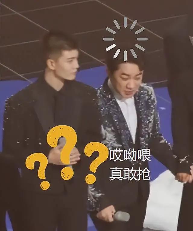 刘惜君评论区沦陷！湾区晚会抢C位打乱众人走位，被吐槽是螃蟹姐（组图） - 9
