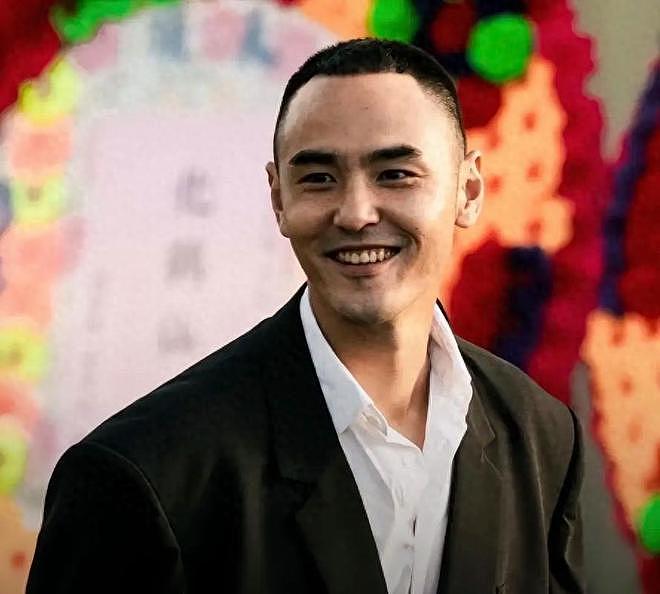 43岁阮经天和小20岁富家千金恋情曝光，前任许玮宁儿子2个月大了（组图） - 1