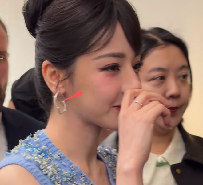 热巴时装周用力过猛，生图妆容显脏还卡粉，真实皮肤状态不佳（组图） - 11