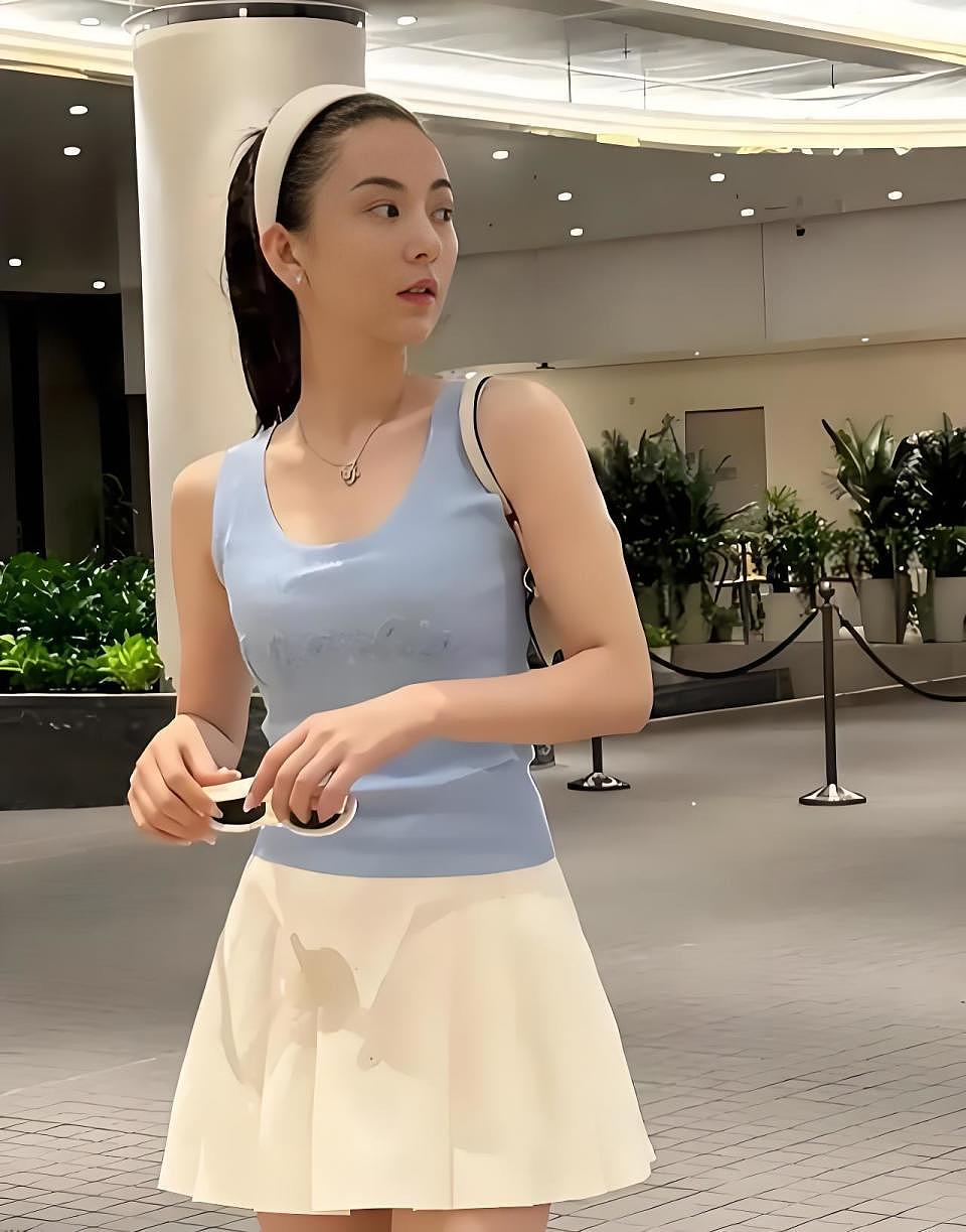 方媛三胎在即，百万月子中心排场大，小城姑娘如何牢牢握住天王心？（组图） - 14