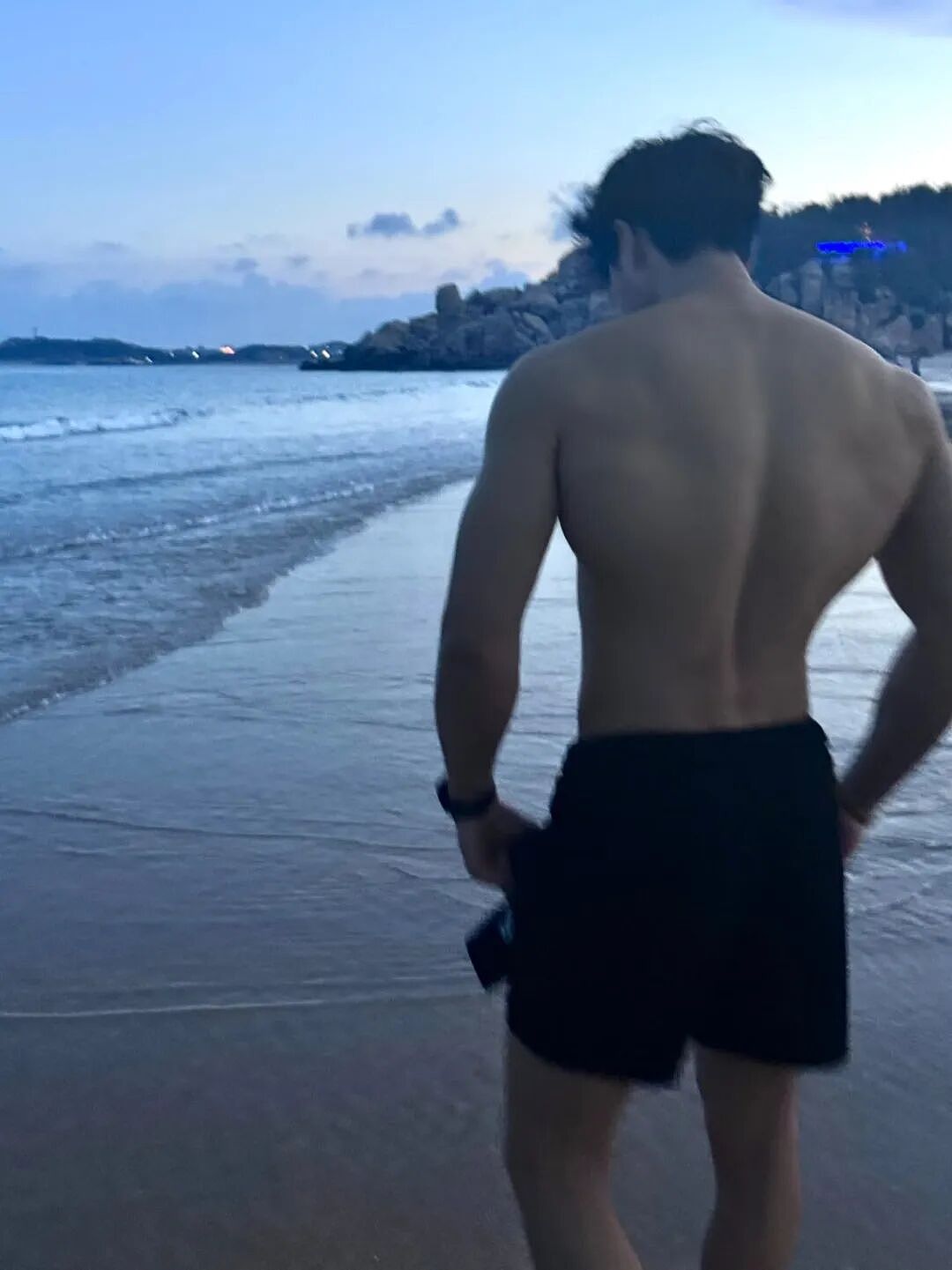 【帅哥】195山东肌肉猛男，eating视角超给力，网友：整个吃掉....（组图） - 3