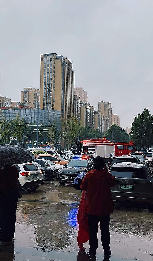 江苏一酒店坍塌！4家正举行婚宴，新娘宾客浴血逃生，伤亡情况披露（视频/组图） - 1