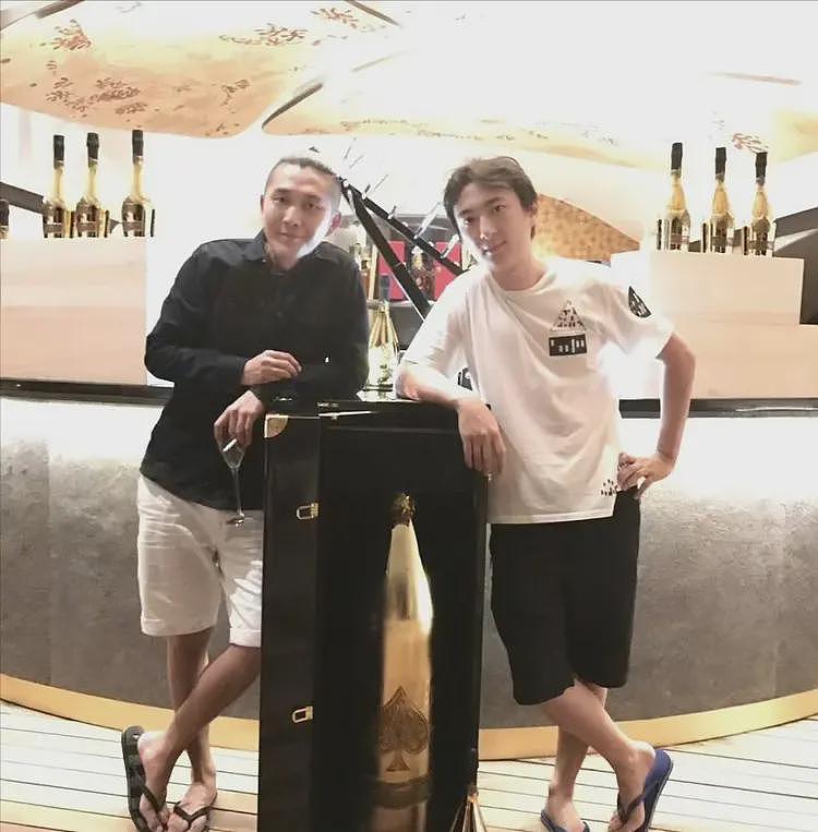 王思聪炮轰网红包养一周20万后续：女方黑头像删照，波及整个圈子（组图） - 1