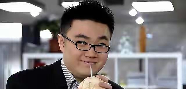 宋丹丹儿媳妇现状:整天烟不离手,和巴图相处像母子,俩孩超像他(组图) - 3
