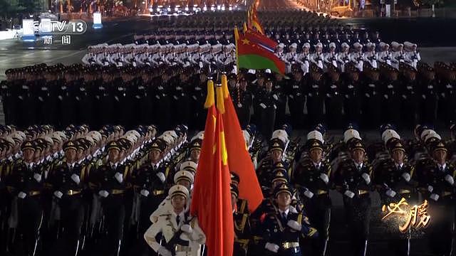 首次披露:九三阅兵式所用刺刀全开刃(组图) - 17