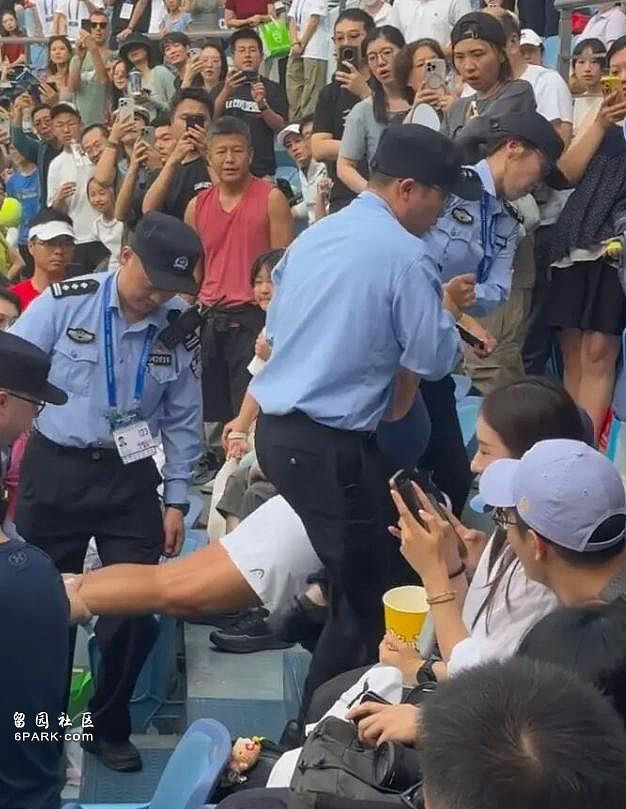 网球女晒护照大闹后续，身份被扒！确实不是一般人（组图） - 40