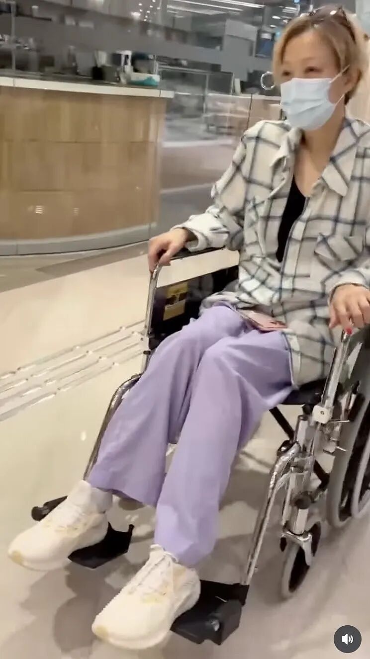 突发意外！知名女星突然自曝：出行用轮椅，活动全部取消（组图） - 1