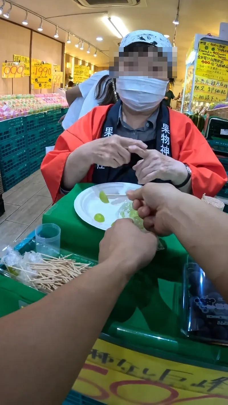 带100元玩大阪，中国男大学生生狂试吃、不点餐，揩油过头挨骂（组图） - 3