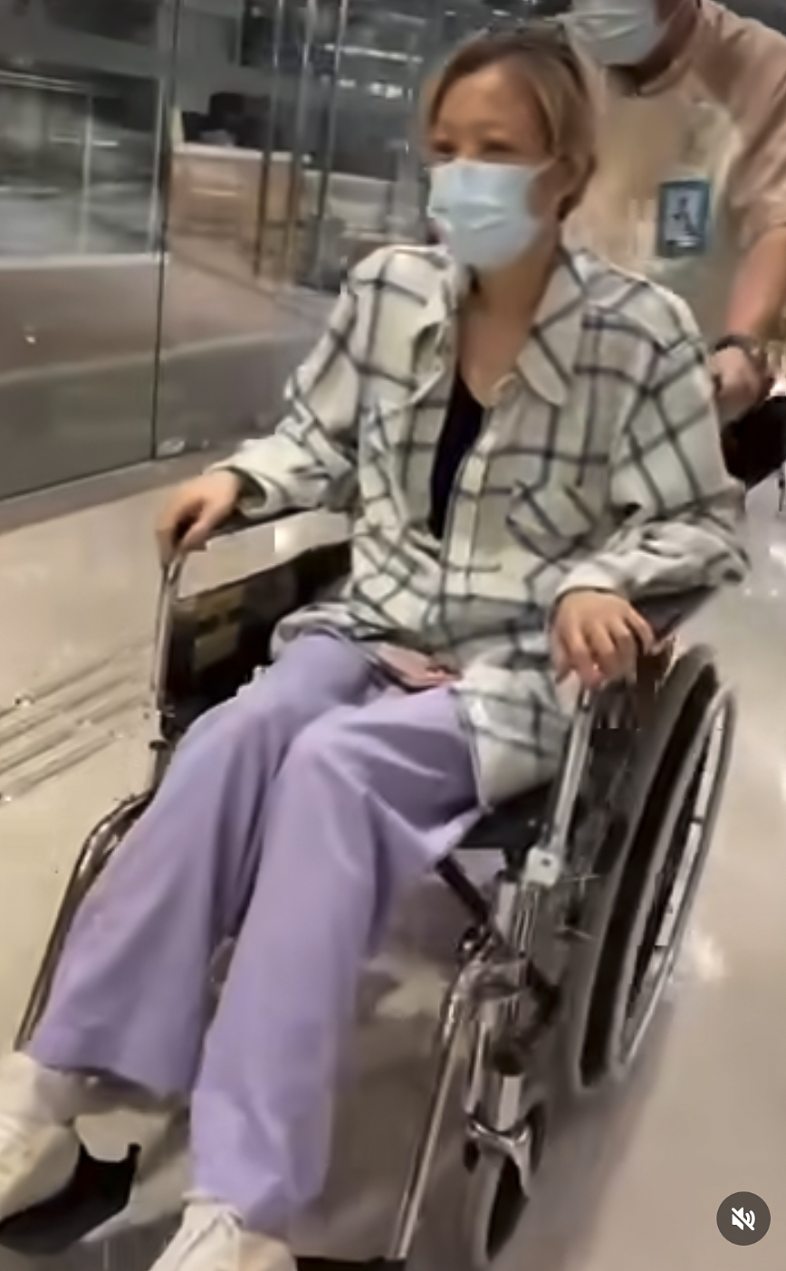 突发意外！知名女星突然自曝：出行用轮椅，活动全部取消（组图） - 2