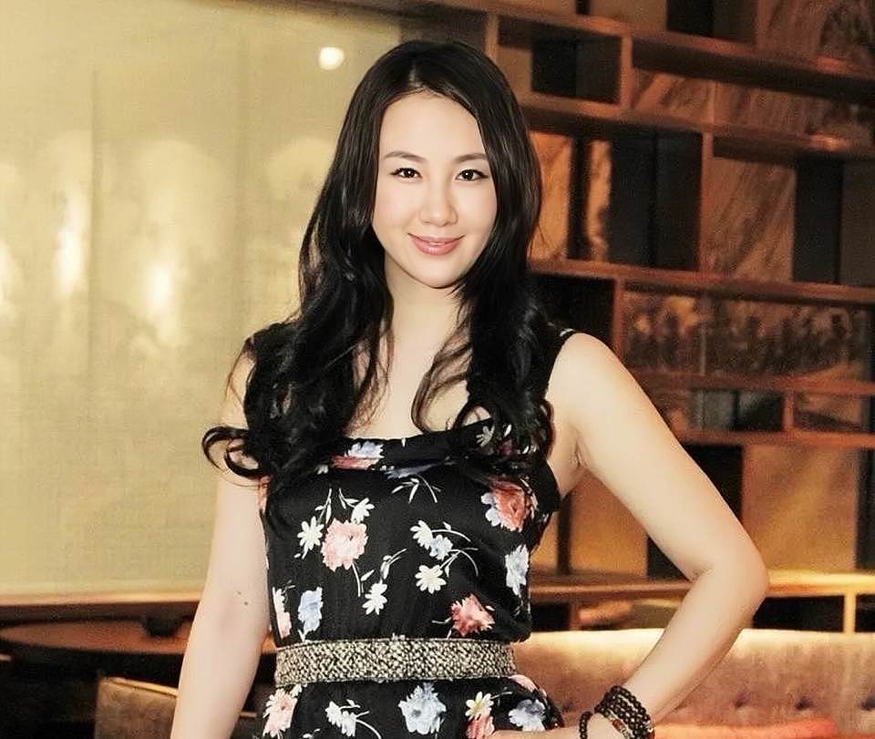 香港知名女星移居美国，豪宅背山靠海，未婚生子感情状况成谜（组图） - 9