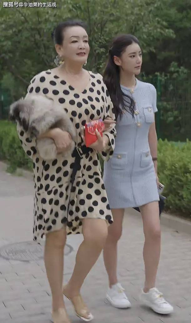 汪小菲马筱梅现身巴黎被偶遇，十指紧扣逛花园（组图） - 6