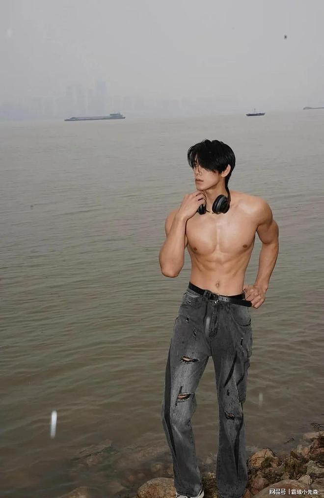 【帅哥】盘点健身界超A腹肌男神，硬核身材，网友直呼：这身材太馋人（组图） - 6