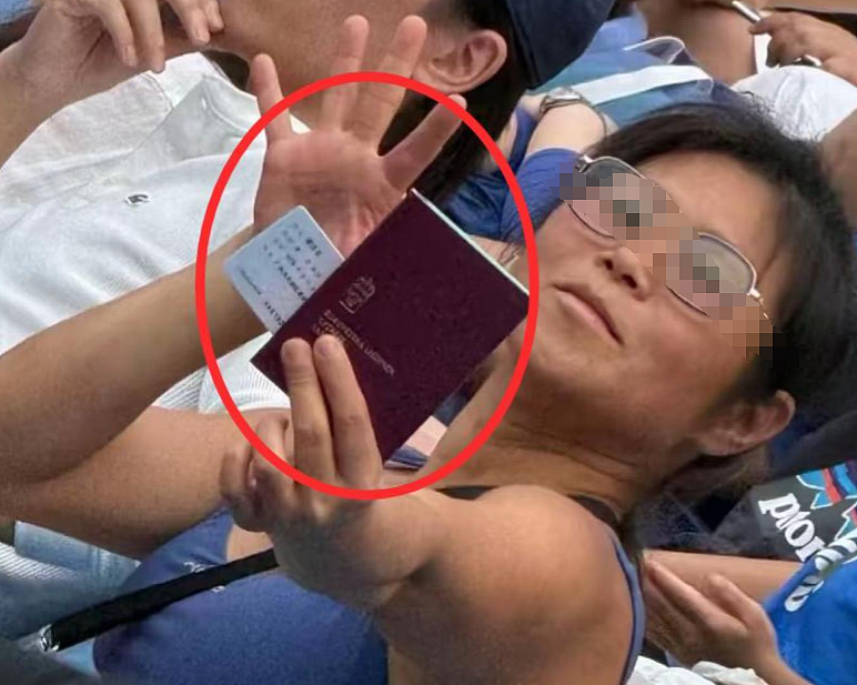 女人撒泼不讲理还搬出老公是“外籍高管”？底细被扒这崇洋媚外嘴脸我看吐了（视频/组图） - 5