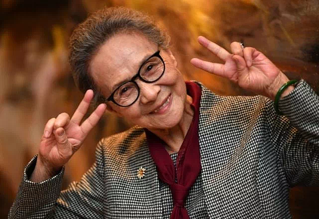 夺走罗大佑“第一次”，李宗盛爱了她一辈子，未婚先育嫁富商，她到底有何魅力？（组图） - 26