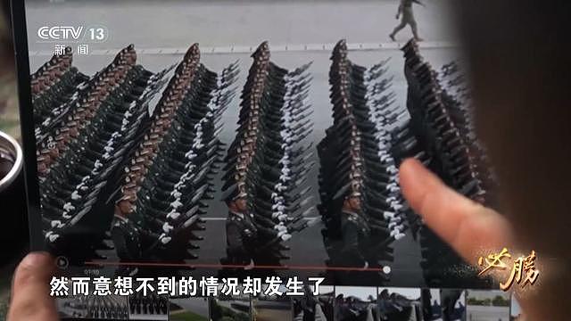 首次披露:九三阅兵式所用刺刀全开刃(组图) - 10