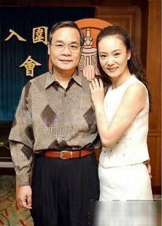 香港著名女星为争取角色,当众拿下假牙,丈夫坠楼离世,独居多年(组图) - 8