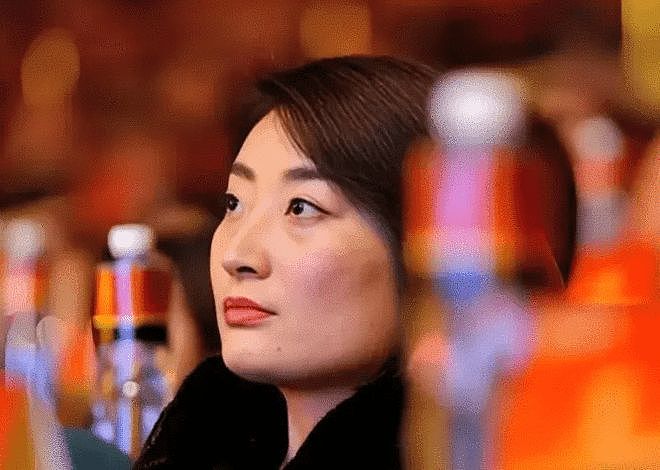 消息称宗馥莉“心腹”严学峰被立案调查,涉嫌违纪(组图) - 1