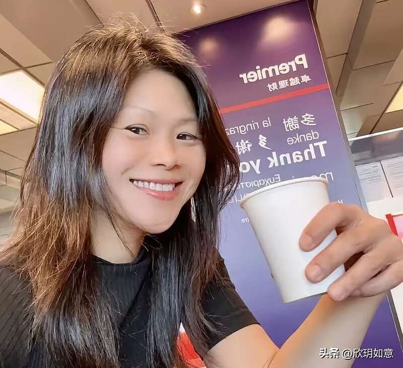 网球女晒护照大闹后续，身份被扒，确实不是一般人（组图） - 1