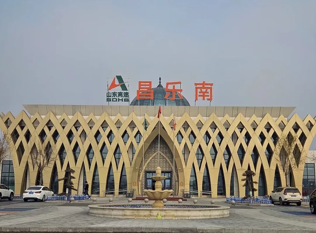国庆第3天,意想不到的事情在服务区发生了……(组图) - 9