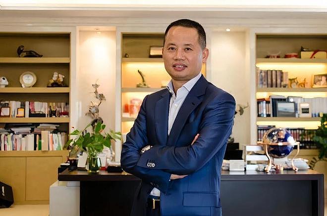 从17岁辍学到身家 90 亿，他靠“降维打击”逆袭成顶流（组图） - 1