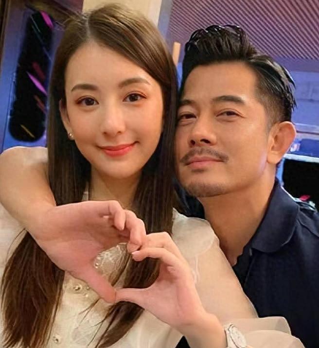 陪了7年被嘲“鞋子不合脚”！嫁百亿富豪的熊黛林，过得比方媛好（组图） - 1