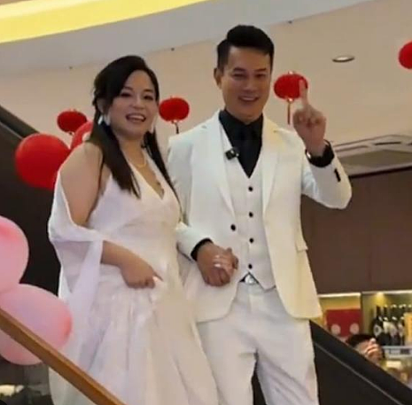 恭喜宣布再婚！50岁老来得子，众星云集送祝福！娶小十几岁嫩妻奉子成婚！（组图） - 5