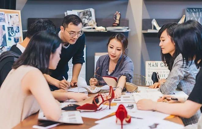 上海主持人赵若虹：创业当老板，住400平老洋房，47岁坚持不生娃（组图） - 17