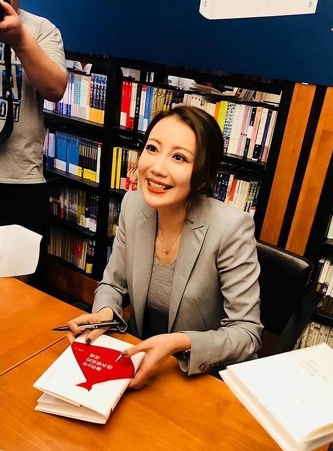 上海主持人赵若虹：创业当老板，住400平老洋房，47岁坚持不生娃（组图） - 26
