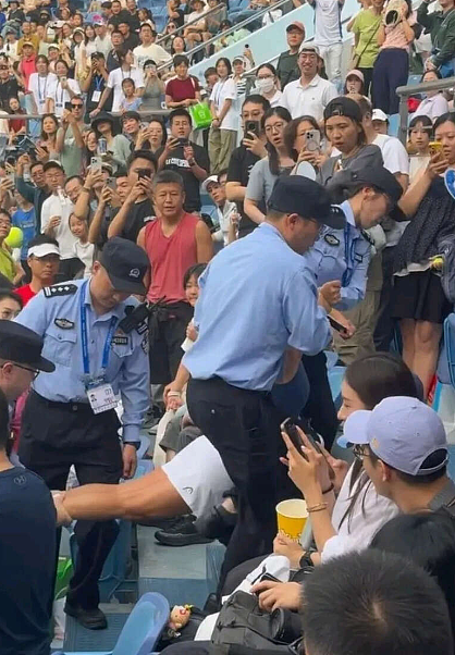 女子网球赛撒泼被抬走，背后家庭背景不一般，老公身份+炫富日常被扒...（组图） - 11