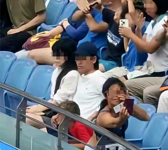 女子网球赛撒泼被抬走，背后家庭背景不一般，老公身份+炫富日常被扒...（组图） - 2