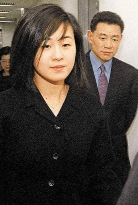 中国第一“女星收割机”！泡28位超美女星，花3亿换肾，最后娶了平平无奇的记者（组图） - 18