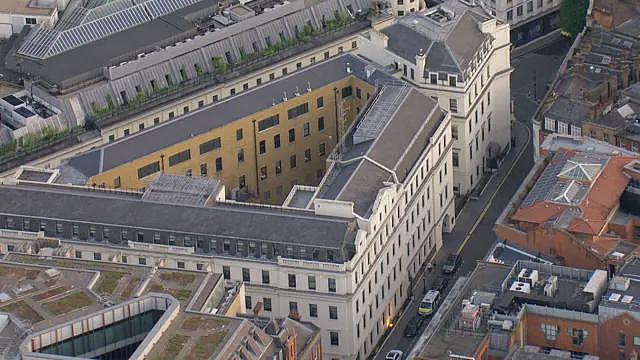 BBC卧底调查：揭发英国最大警队内部隐藏的种族歧视与厌女文化（组图） - 8