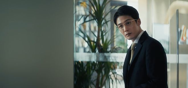 连续4天逆跌，票房破5亿？击败陈凯歌夺冠，国庆档诞生了大黑马（组图） - 4